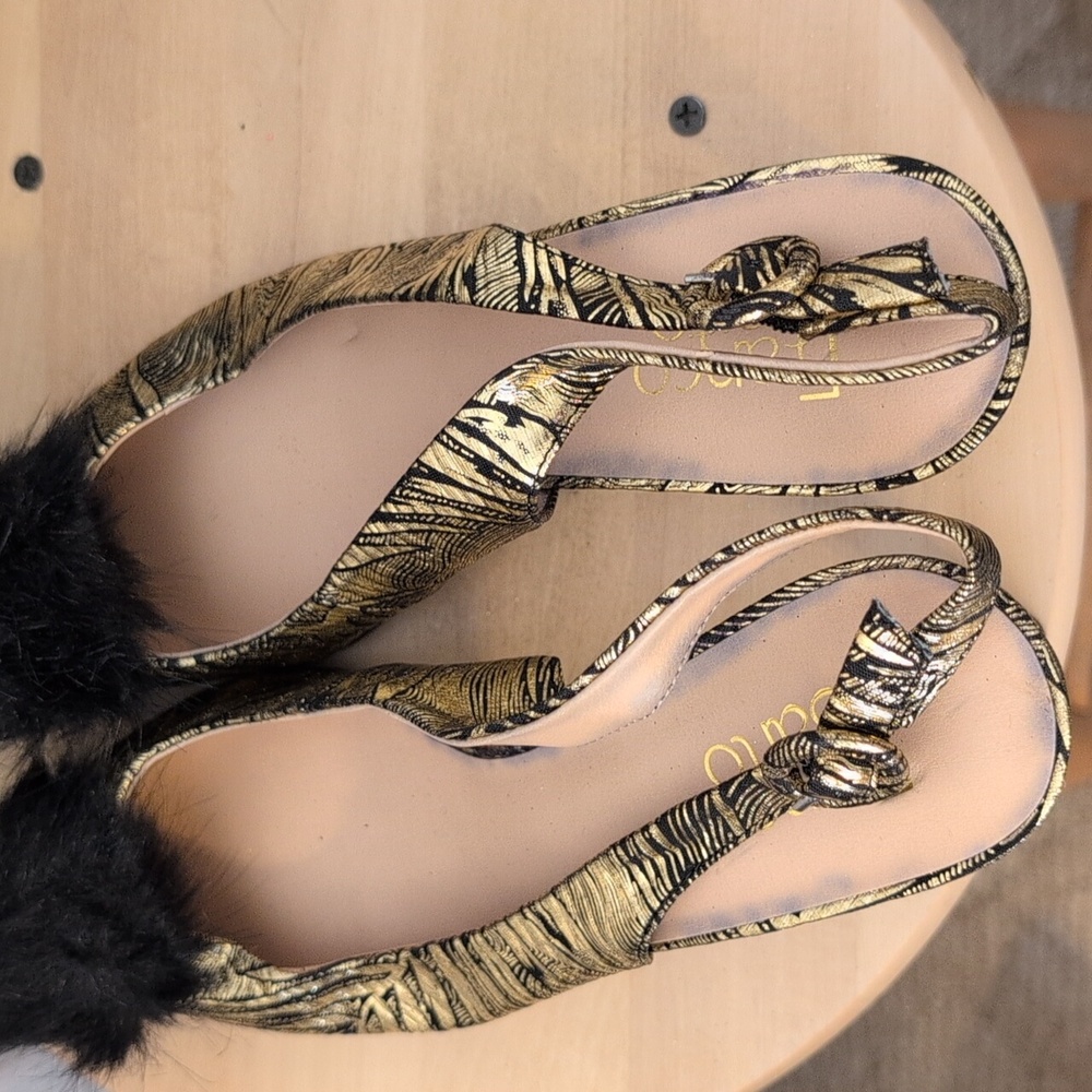 Shoes - Picture 3 of 4